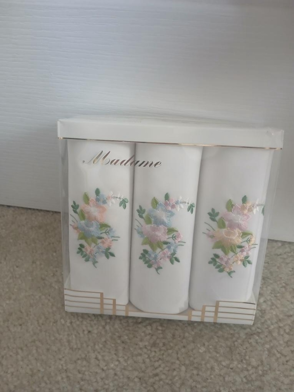 Adam Floral Embroidered White Handkerchief Set